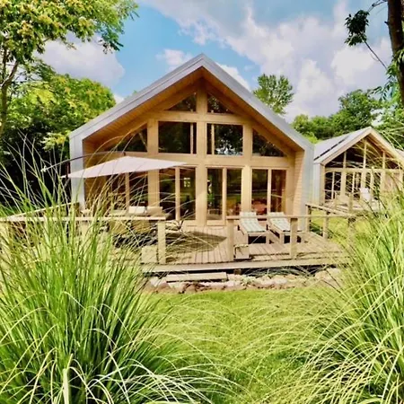 Pomale Vendeghaz 펜션 레브풀롭